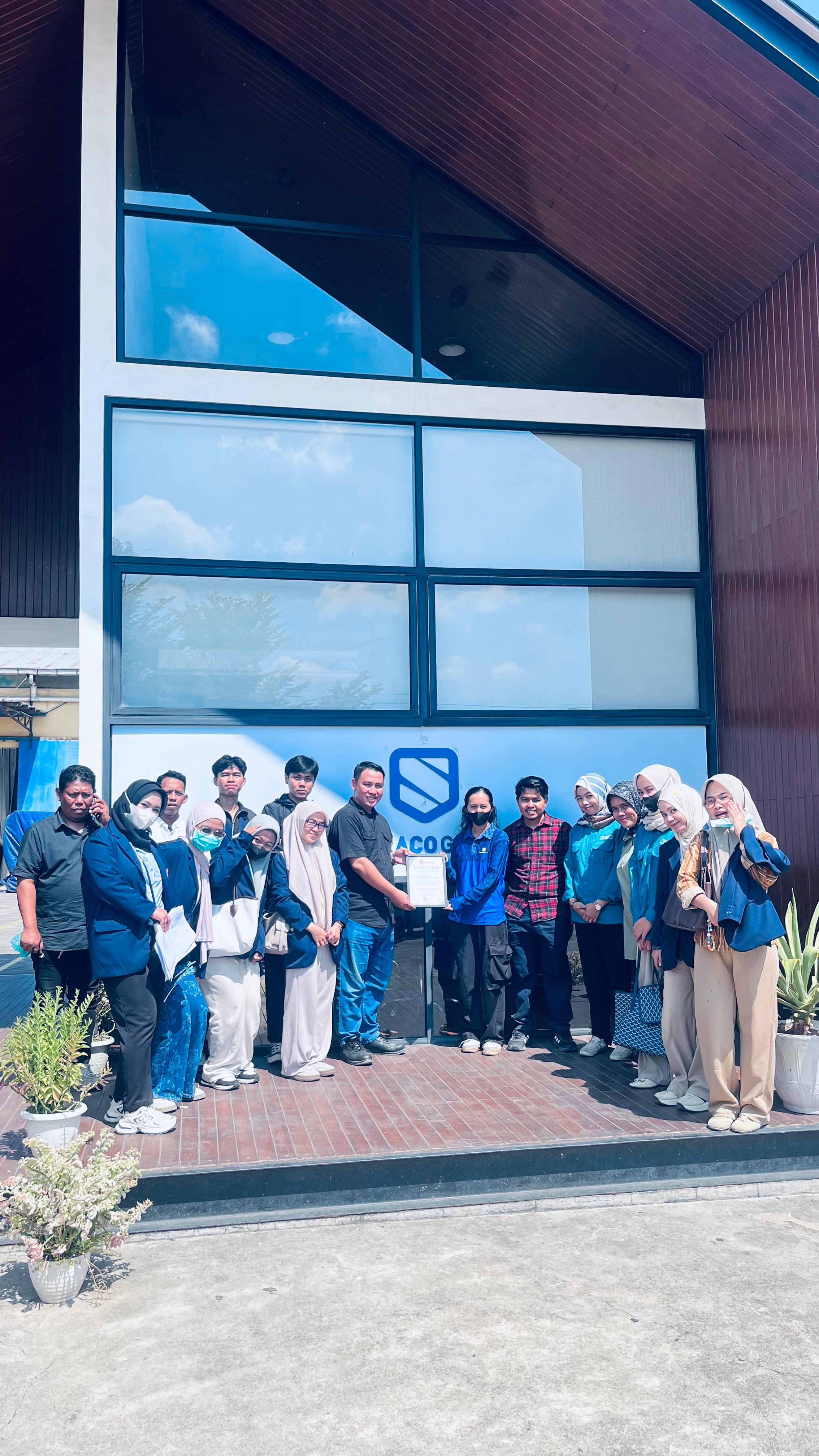 Mahasiswa THP Nobel Indonesia Gali Ilmu Pengendalian Mutu Ekspor Rumput Laut di PT Sutraco